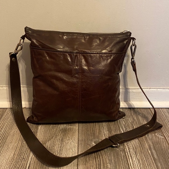 M0851 Crossbody leather bag - Picture 9 of 17